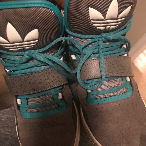 Adidas - Picture 1 of 5